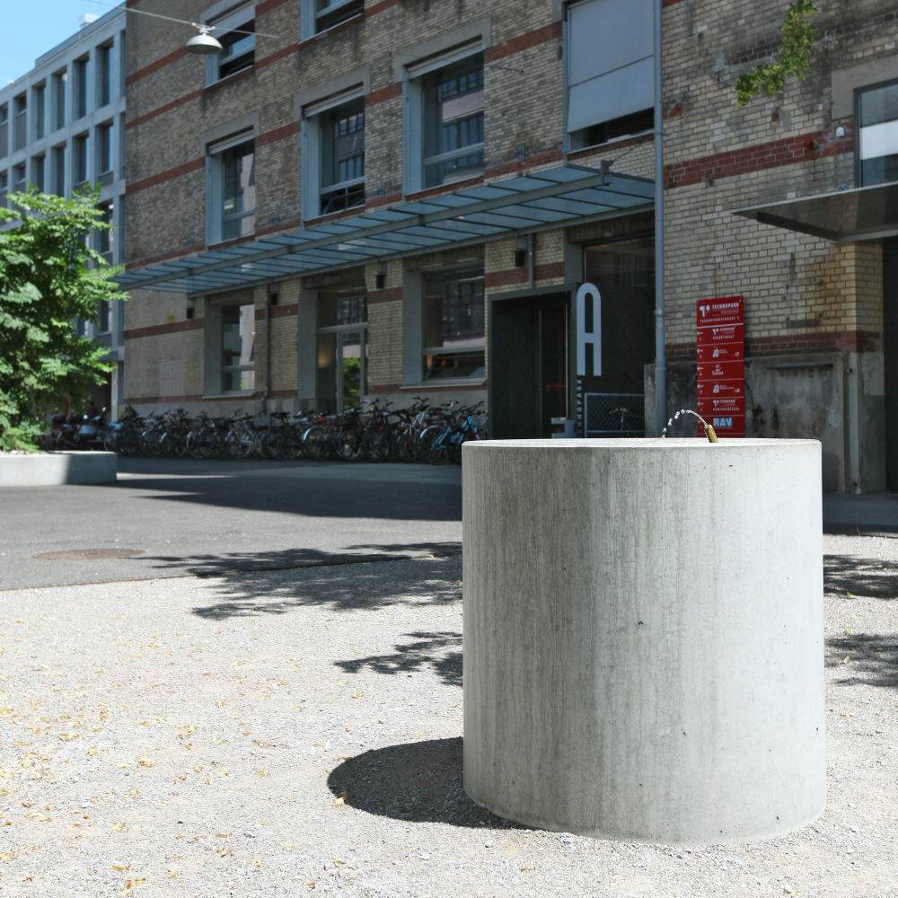 ALRONDA Trinkwasserbrunnen, Typ 1 grau, glatt, gefast, inkl. Einlaufrohr 1/2" u. Versetzhülse